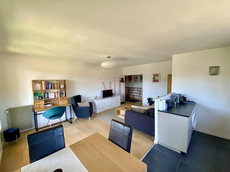 Appartement - 79 m² - 4 pièces