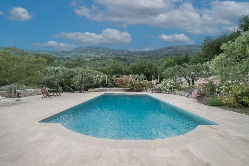 Villa - 270 m² - 7 pièces