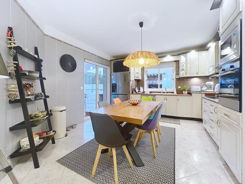 Villa - 160 m² - 6 pièces