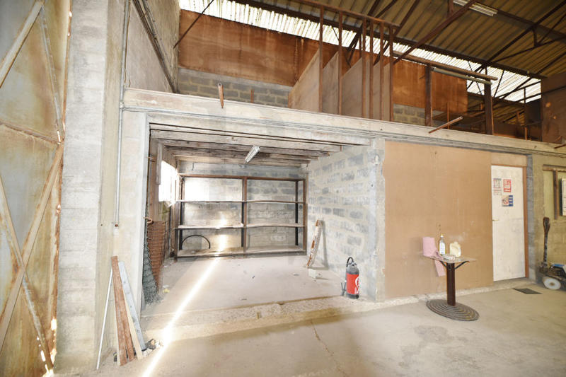 Local d'activité / Entrepôt - 650 m²