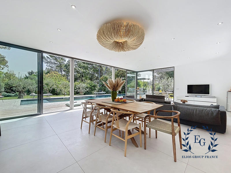 Villa - 207 m² - 7 pièces