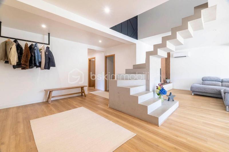 Maison - 162 m² - 5 pièces