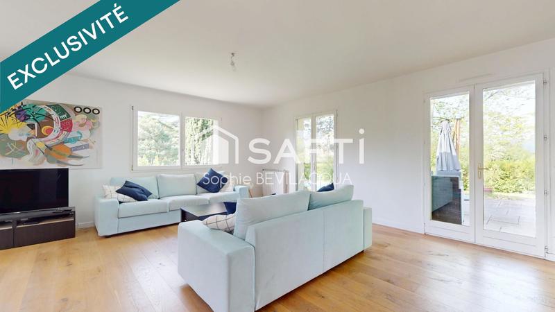 Maison - 215 m² - 9 pièces