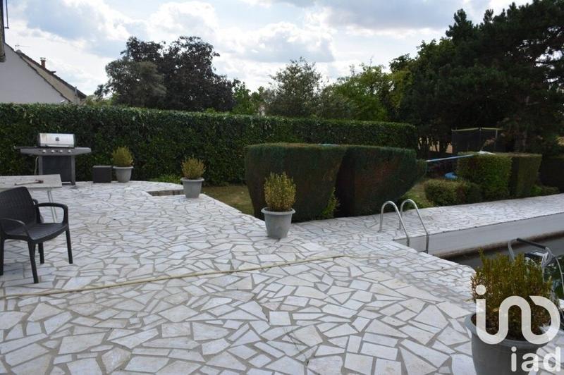 Maison - 121 m² - 8 pièces