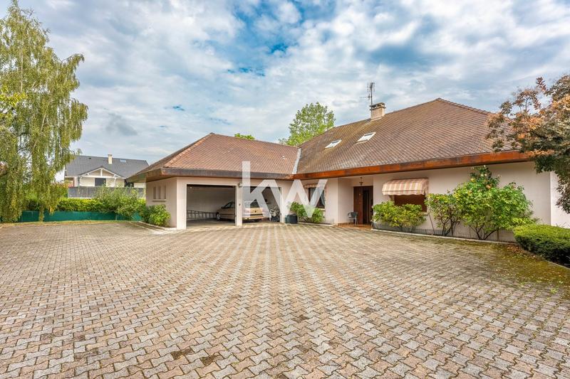 Maison - 424 m² - 9 pièces