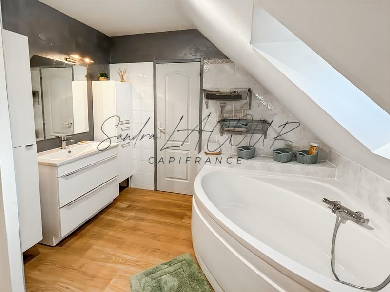 Maison - 127 m² - 5 pièces