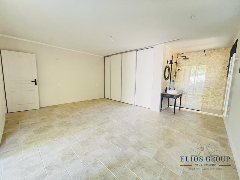 Villa - 310 m² - 10 pièces