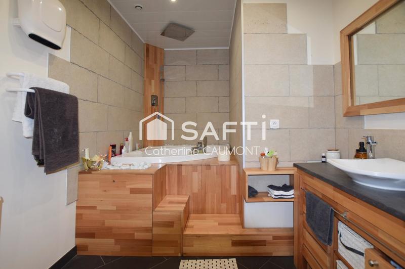 Maison - 212 m² - 8 pièces