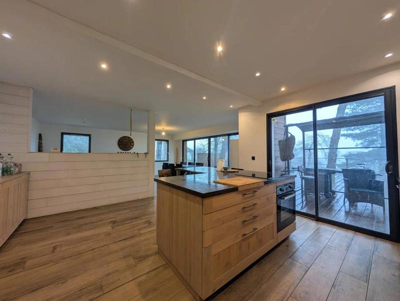 Maison - 175 m² - 7 pièces