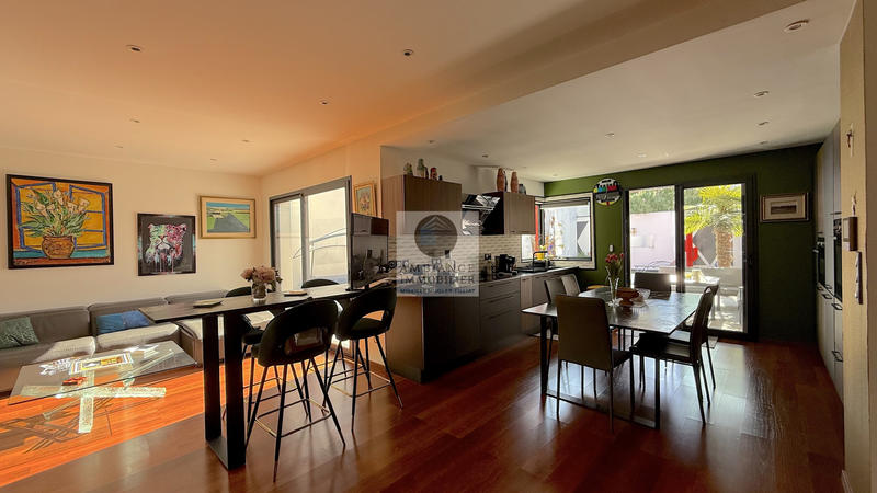 Maison - 167 m² - 6 pièces