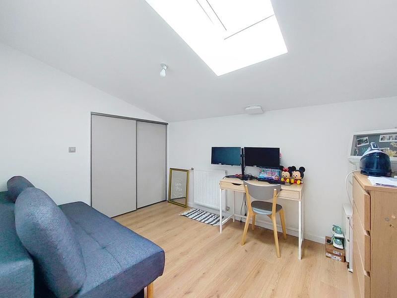 Appartement - 93 m² - 4 pièces