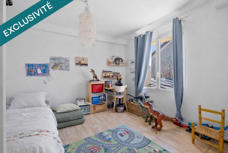 Maison - 161 m² - 7 pièces