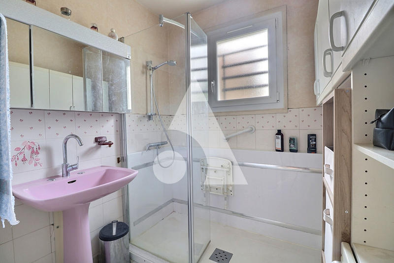 Maison - 94 m² - 5 pièces