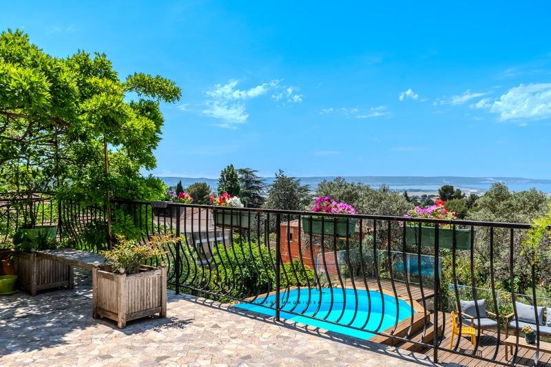 Maison - 210 m² - 8 pièces