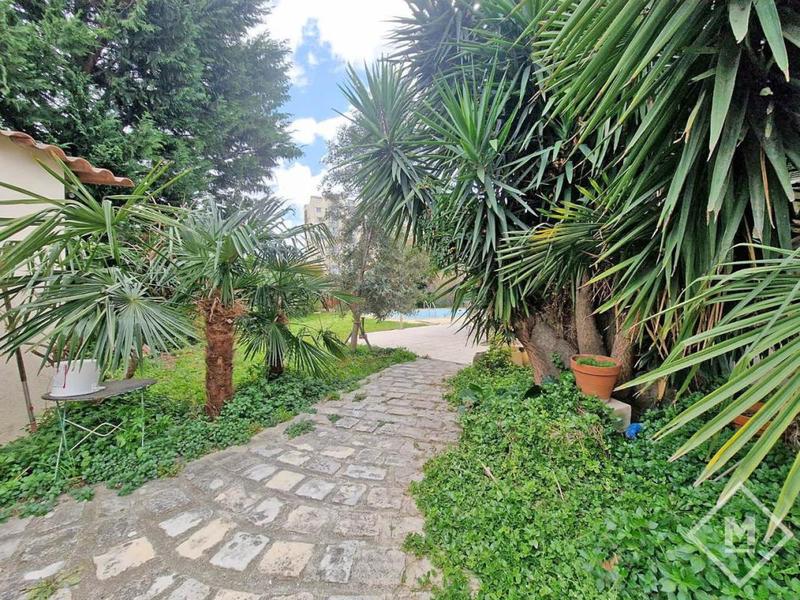 Maison - 282 m² - 7 pièces