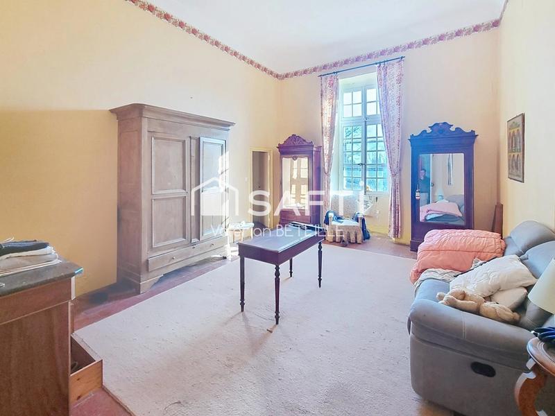 Château - 1 200 m² - 25 pièces