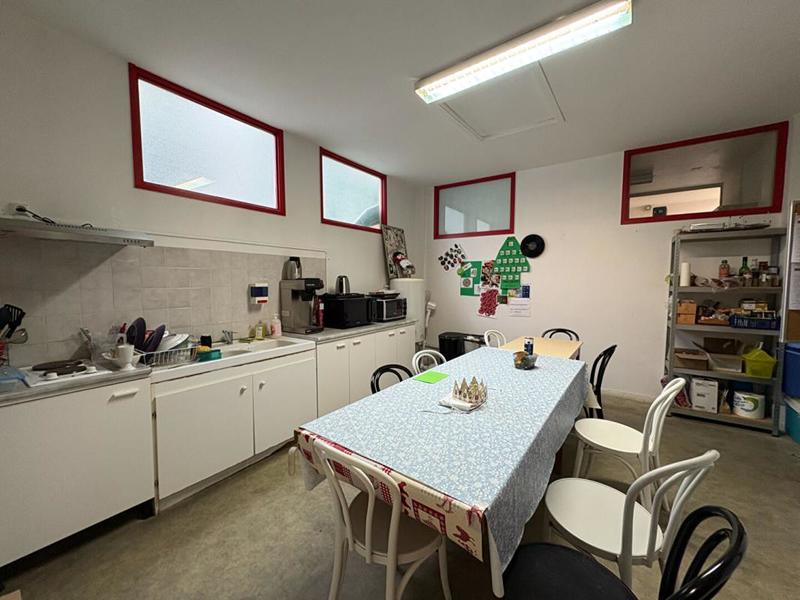 Local commercial - 470 m² - 15 pièces