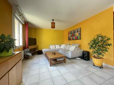 Maison - 94 m² - 5 pièces