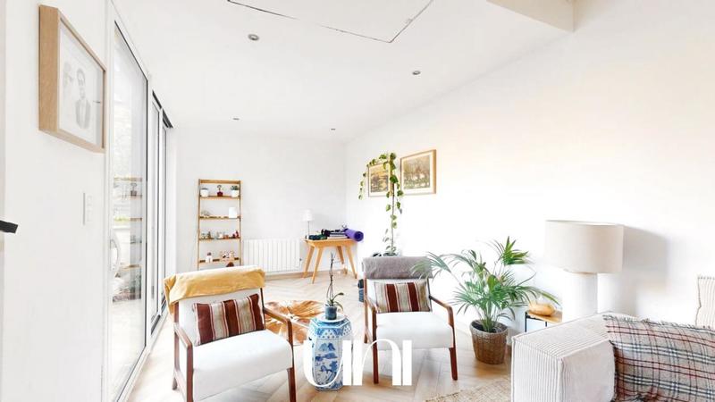 Maison - 210 m² - 6 pièces