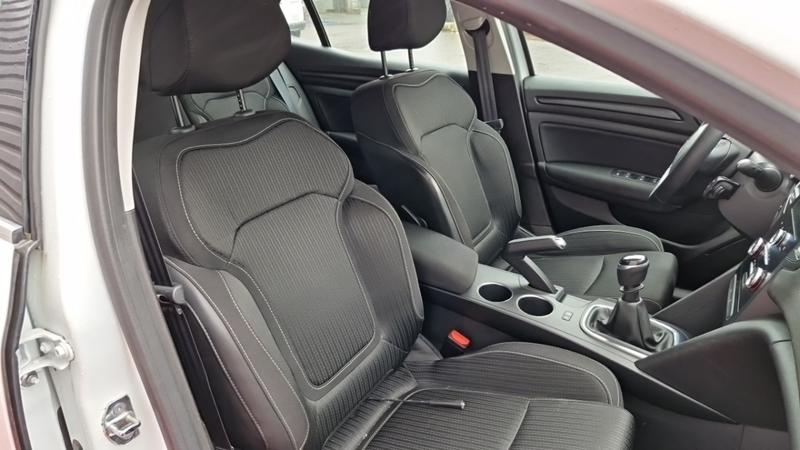 Renault Mégane IV Berline Business blue dci 115