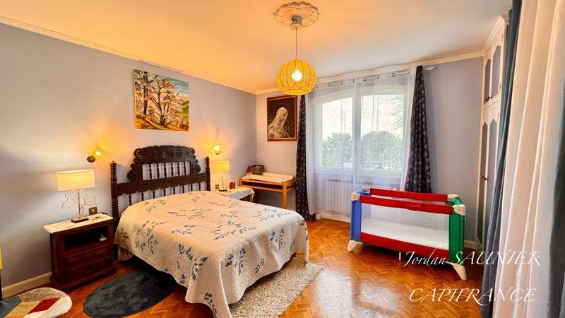 Maison - 253 m² - 8 pièces