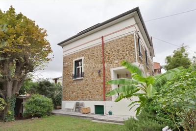 Maison - 160 m² - 8 pièces