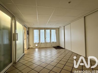 Maison - 230 m² - 6 pièces