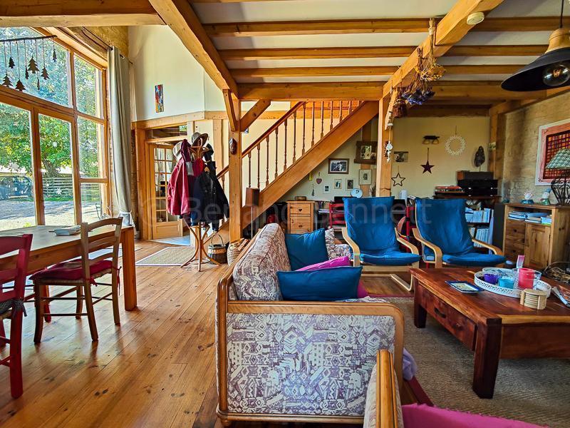 Maison en pierre - 287 m² - 9 pièces