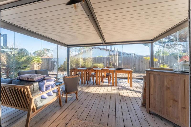 Maison - 233 m² - 9 pièces