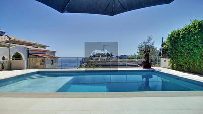 Villa - 200 m² - 6 pièces