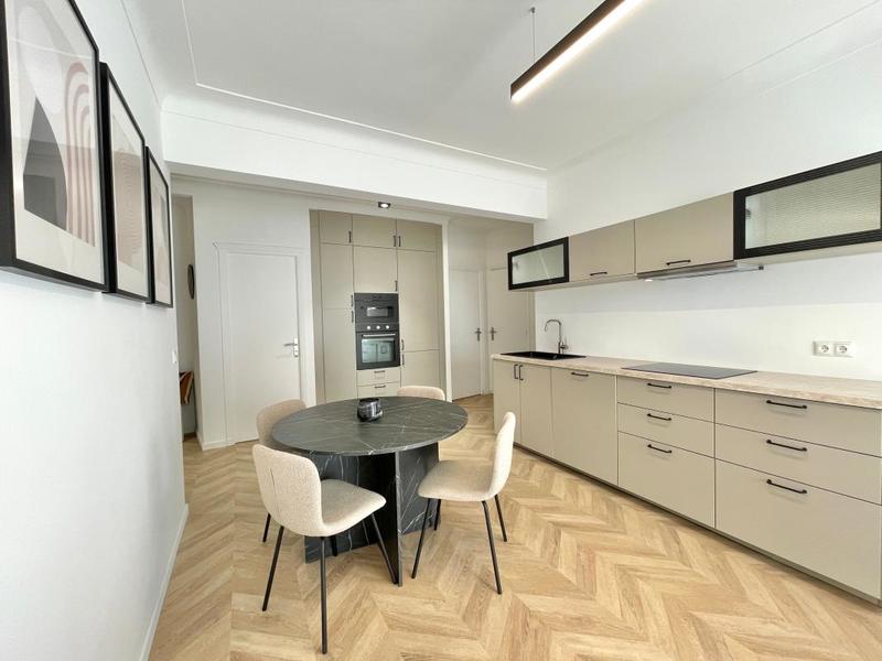 Appartement - 80 m² - 4 pièces