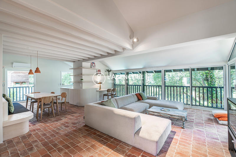 Maison - 161 m² - 5 pièces