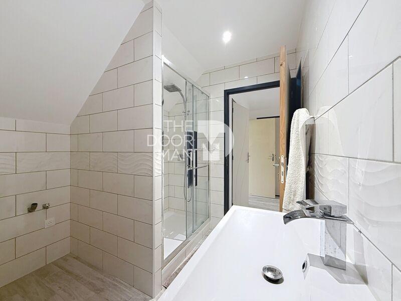 Demeure - 249 m² - 12 pièces