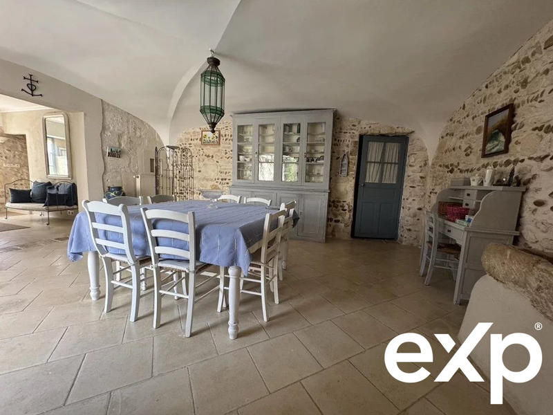 Maison - 300 m² - 7 pièces