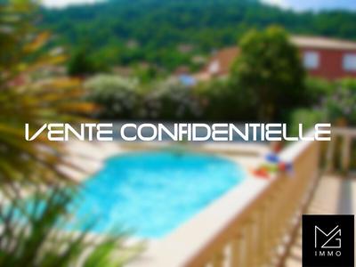 Maison traditionnelle - 183 m² - 6 pièces