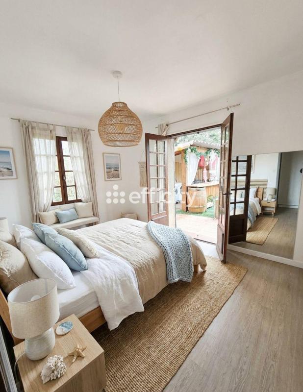 Villa - 200 m² - 8 pièces