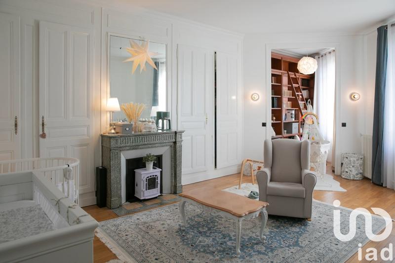 Maison - 235 m² - 6 pièces