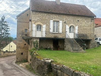 Maison - 218 m² - 8 pièces