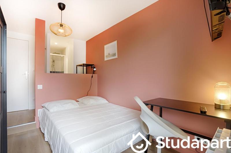 Chambre - 11 m² - 1 pièce