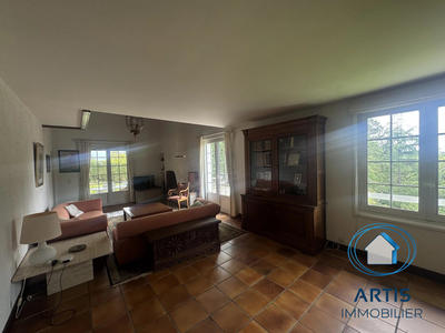 Maison - 183 m² - 8 pièces