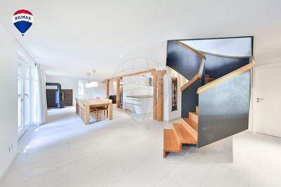 Maison - 252 m² - 10 pièces