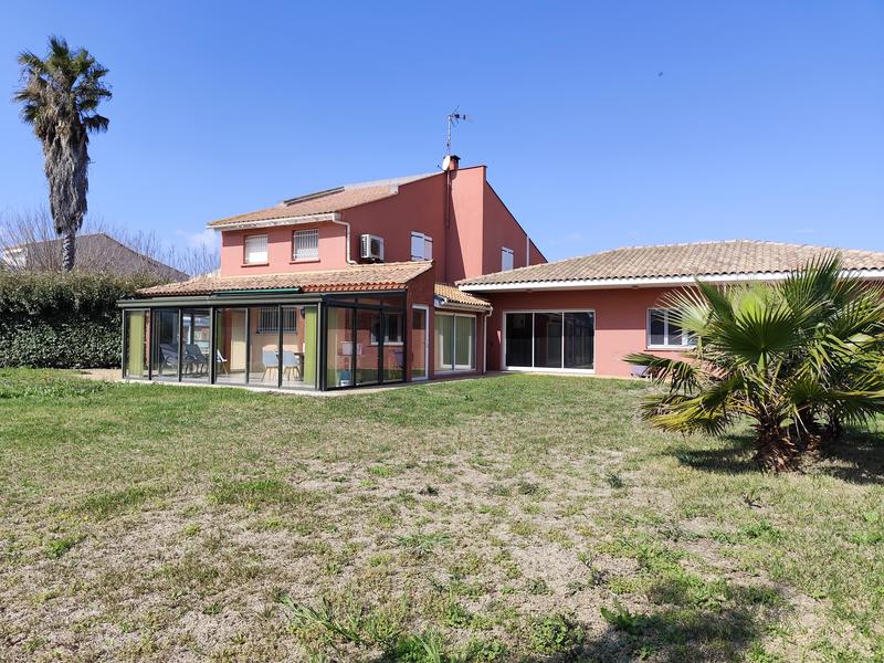 Maison - 270 m² - 10 pièces