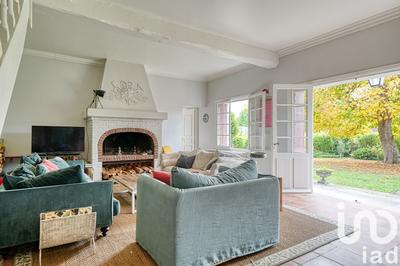 Maison - 196 m² - 7 pièces