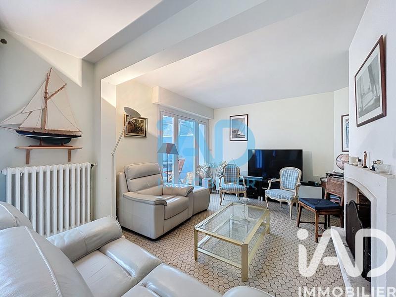 Maison - 200 m² - 9 pièces