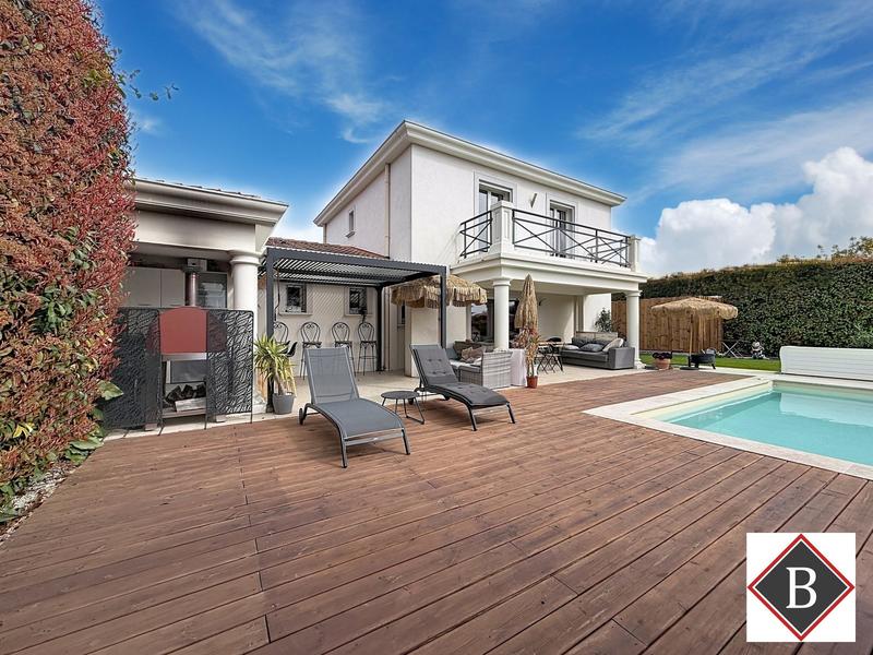 Villa - 90 m² - 4 pièces