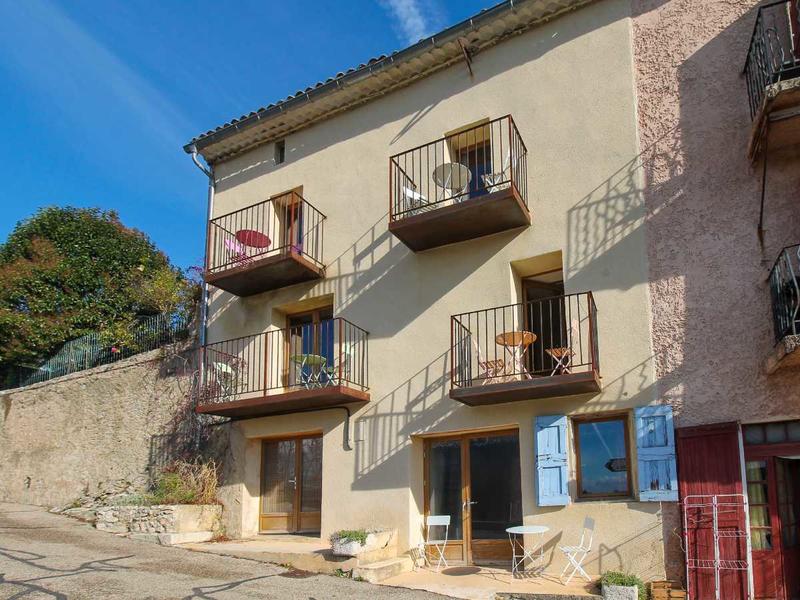 Maison de village - 184 m² - 8 pièces