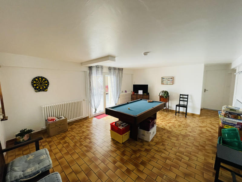 Maison - 204 m² - 7 pièces