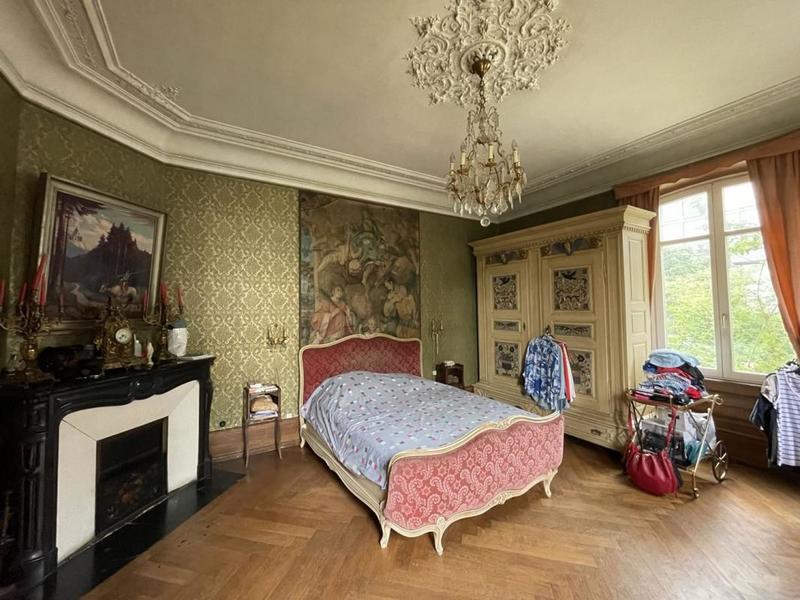 Maison traditionnelle - 365 m² - 9 pièces