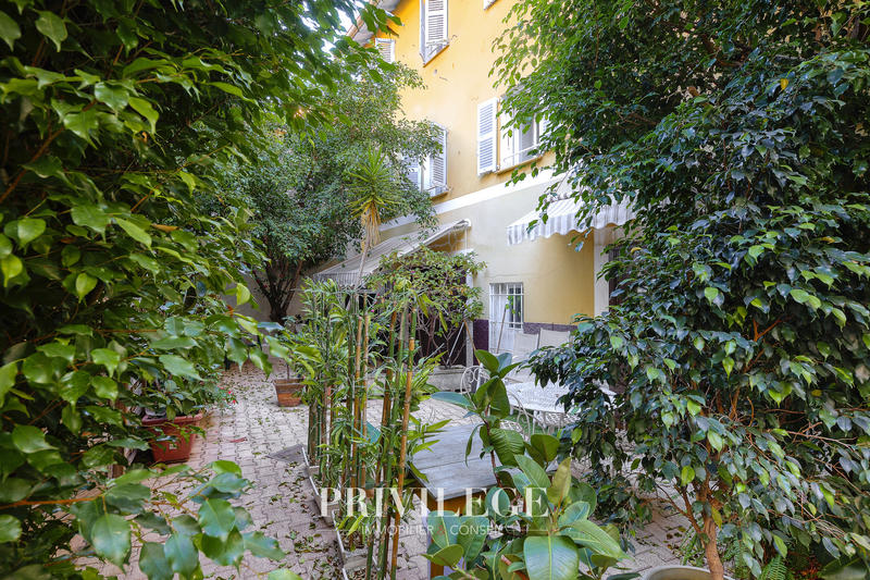 Immeuble - 300 m² - 16 pièces