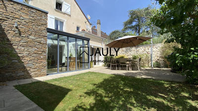 Maison - 300 m² - 9 pièces